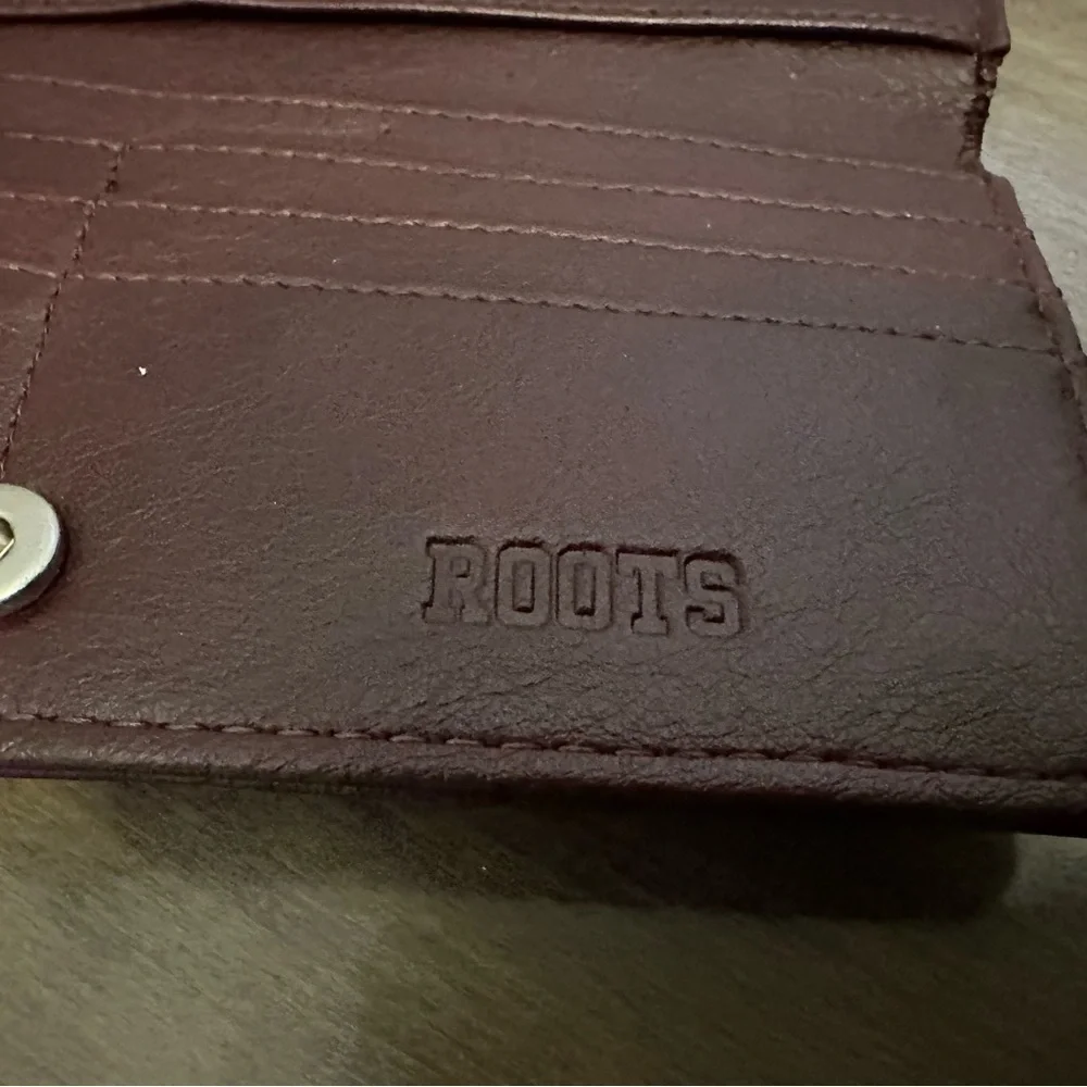 Roots Burgundy Leather Wallet - Picture 5 of 12